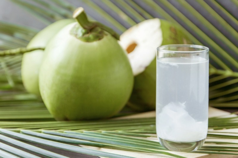10 tác dụng của nước dừa đối với sức khỏe