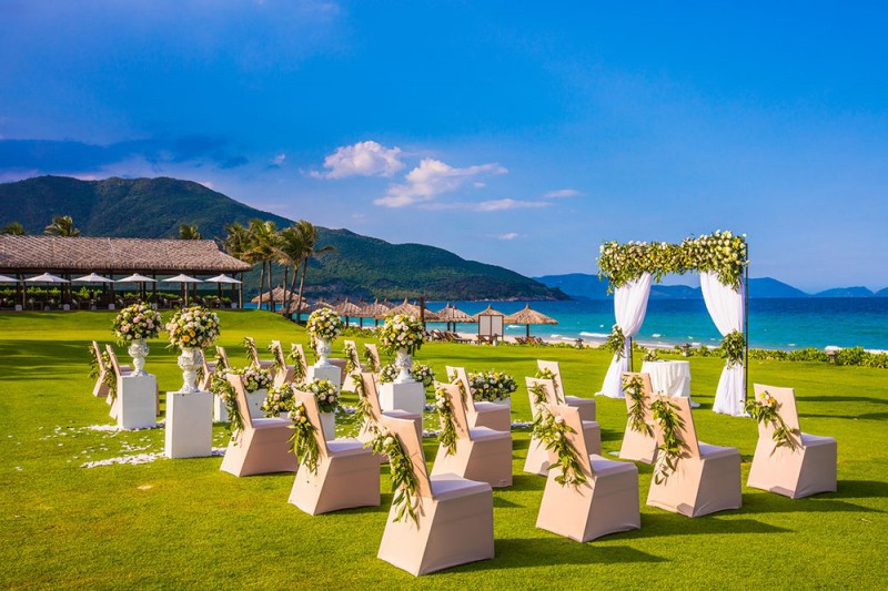 10 địa điểm tổ chức tiệc cưới ngoài trời đẹp nhất nha trang
