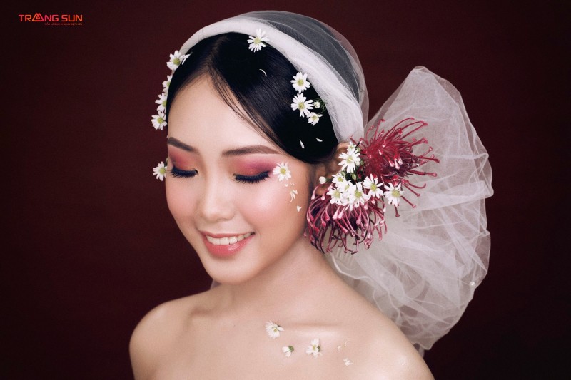 8 Dịch vụ trang điểm đẹp tại nhà giá rẻ nhất tại Hà Nội