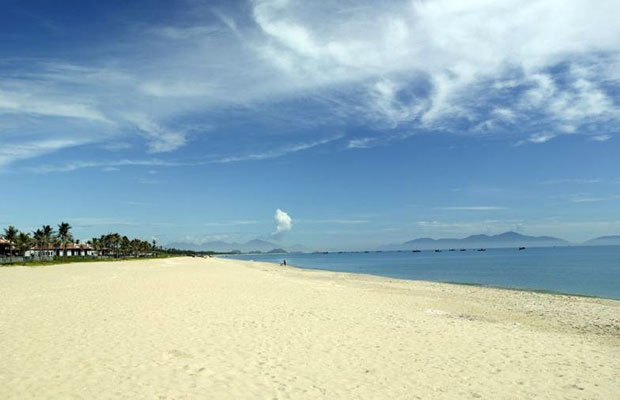 Ngắm 2 bãi biển hoang sơ Việt Nam lọt top đẹp nhất châu Á