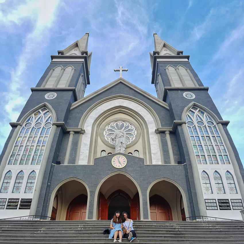 Sống ảo đẹp từng centimet tại nhà thờ Phú Cường - Bình Dương