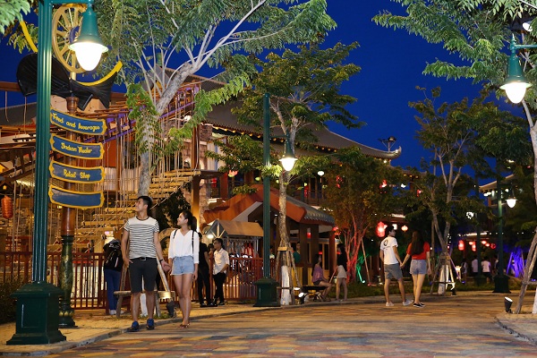 Lễ hội đèn lồng rực rỡ tại Asia Park