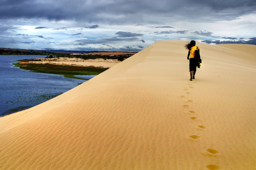 Bình Thuận có một đồi cát Bàu Trắng đẹp hoang dại đến thế