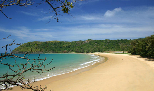 Bãi biển Ninh Chữ - Thắng cảnh Phan Rang