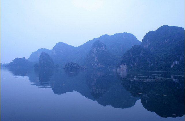 Ngắm vẻ đẹp non nước hữu tình ở Hồ Quan Sơn
