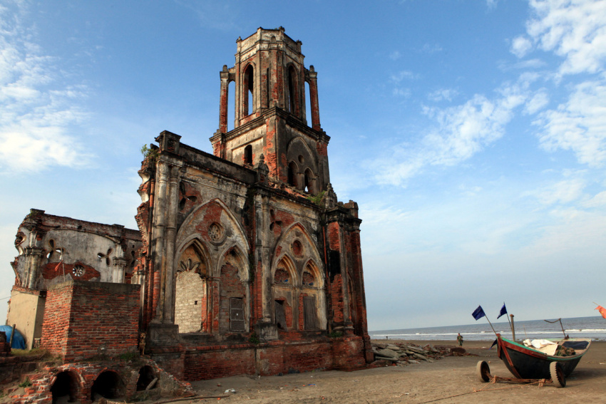 Cung phượt nhà thờ đổ đẹp tuyệt ở Nam Định