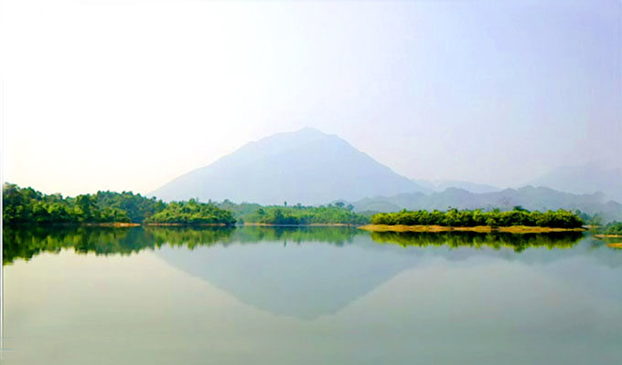 Hồ trên núi Trúc Bài Sơn là điểm đến  mới toanh tại miền Bắc