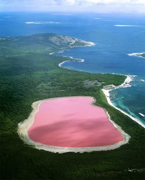 Hồ Hillier với màu nước hồng lạ kì