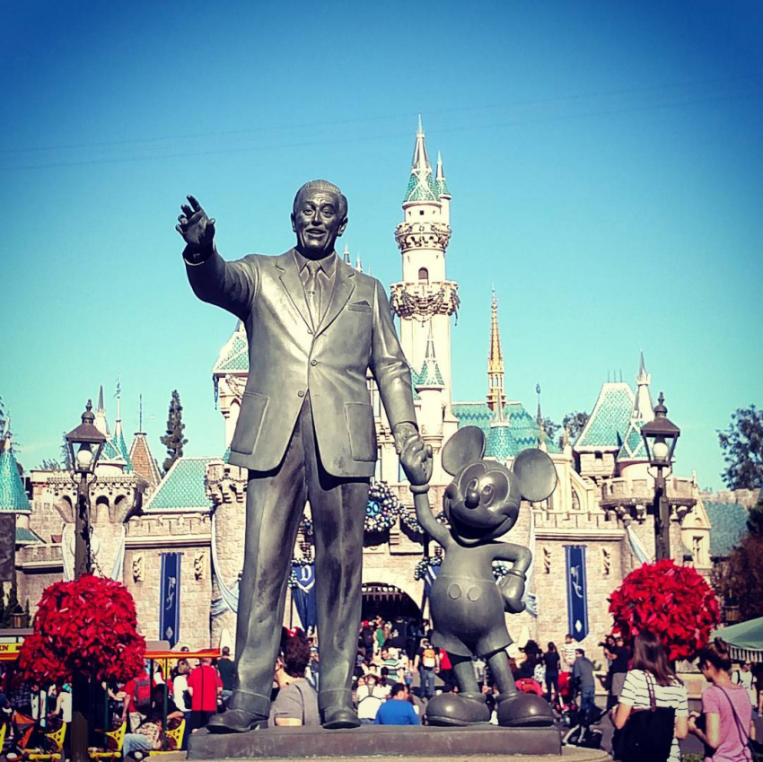 Khám phá công viên giải trí Disneyland California