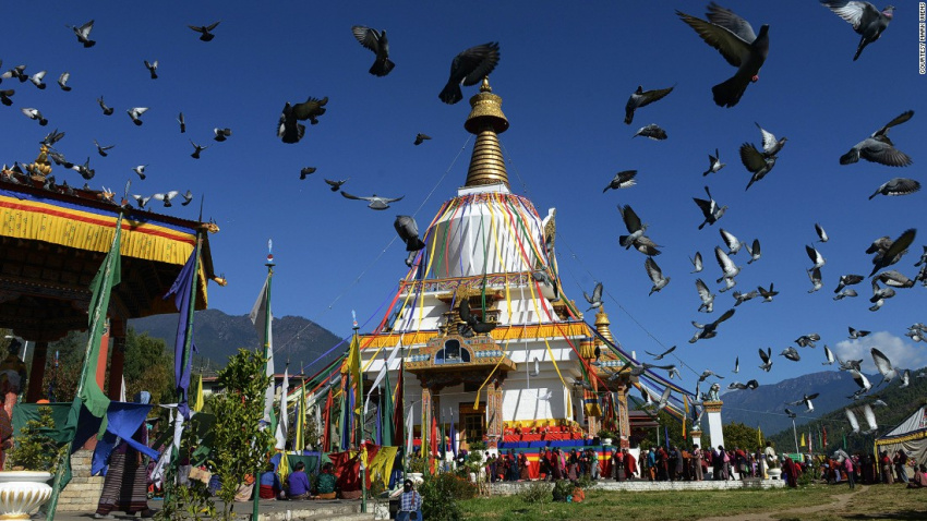 Vương quốc Bhutan bên triền núi Himalaya