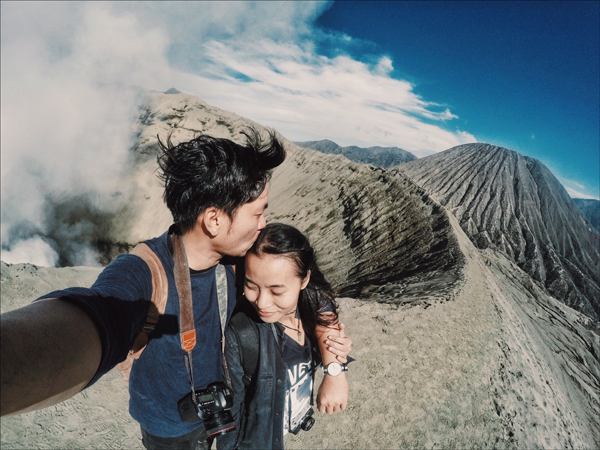 Chàng trai Việt chinh phục núi lửa đẹp như cõi mơ ở Indonesia