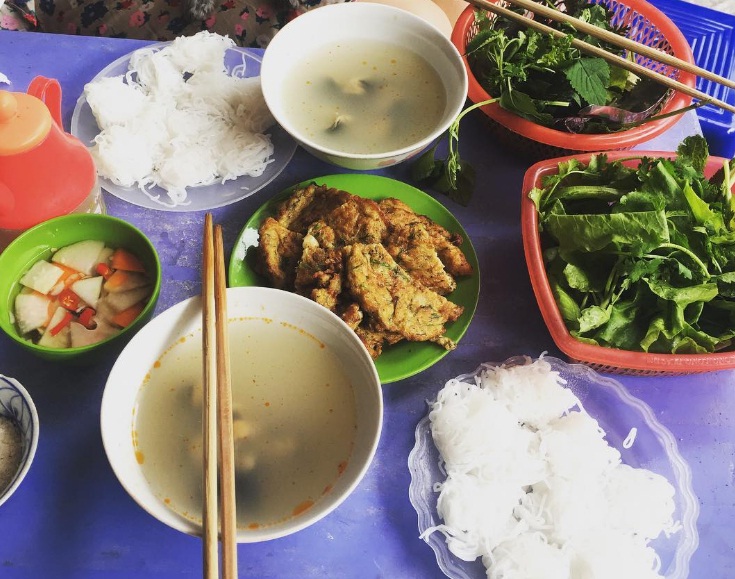 Thưởng thức Bún ốc nguội món ăn gắn liền cuộc sống người Hà Nội