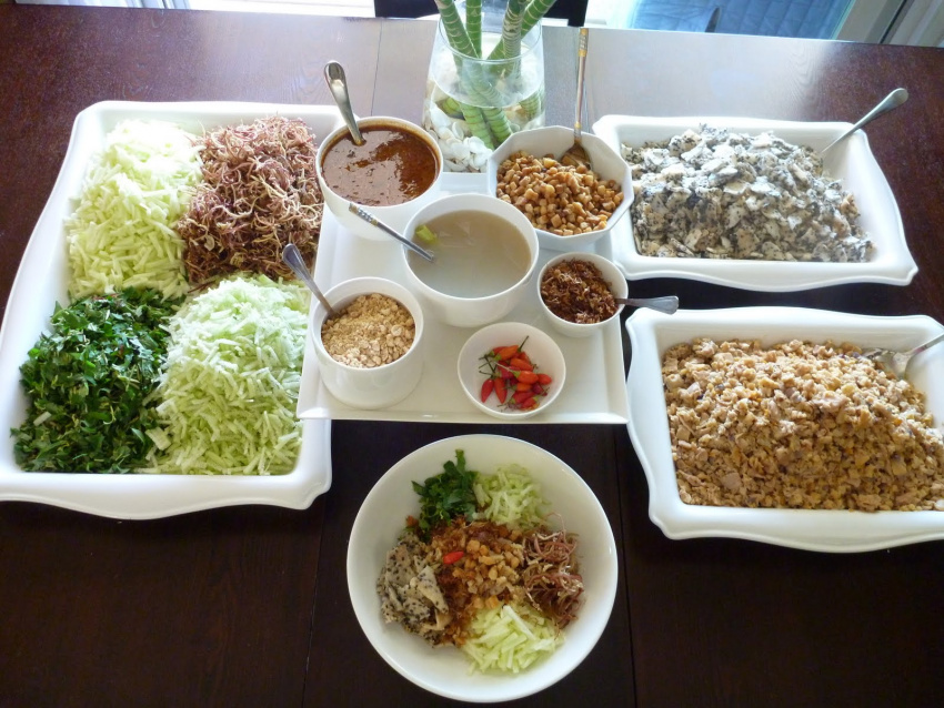 Cơm Hến món ăn cung đình - Đặc sản ẩm thực Huế