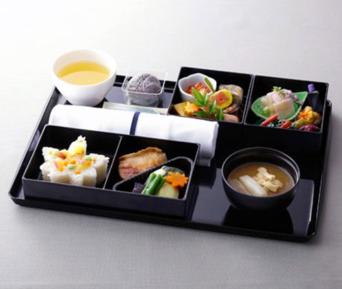 10 hãng hàng không phục vụ đồ ăn ngon nhất thế giới