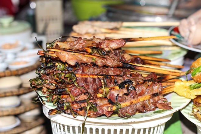Những món ăn vặt ngon ở chợ Đông Ba