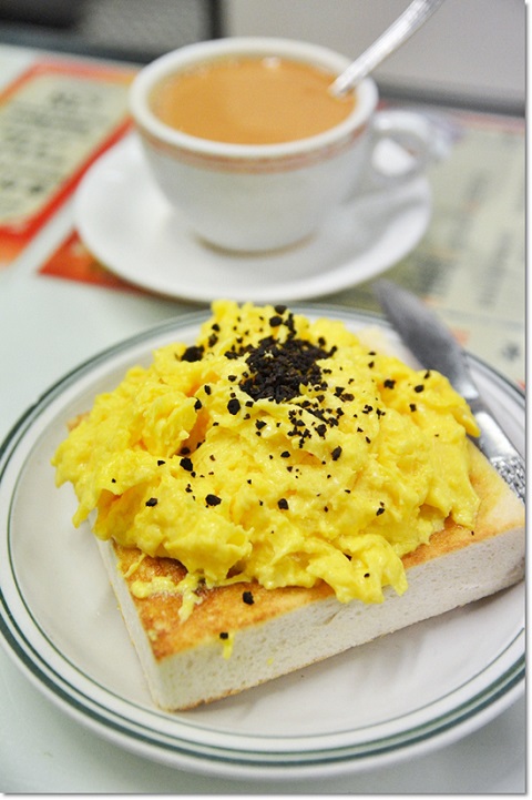 Say lòng với bánh trứng nấm truffle đen Hong Kong