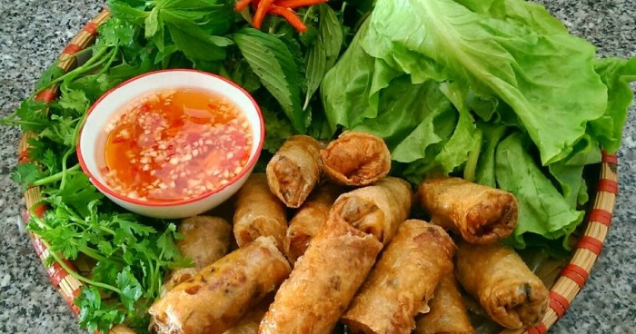 Những món ăn cứu đói tại Nha Trang chỉ từ 5-10k