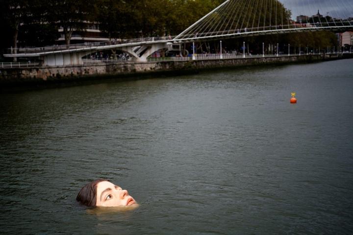 bức tượng, tượng cô gái đuối nước, bức tượng độc đáo, sự thật đáng suy ngẫm về 'cô gái đuối nước' trồi đầu lên mặt sông