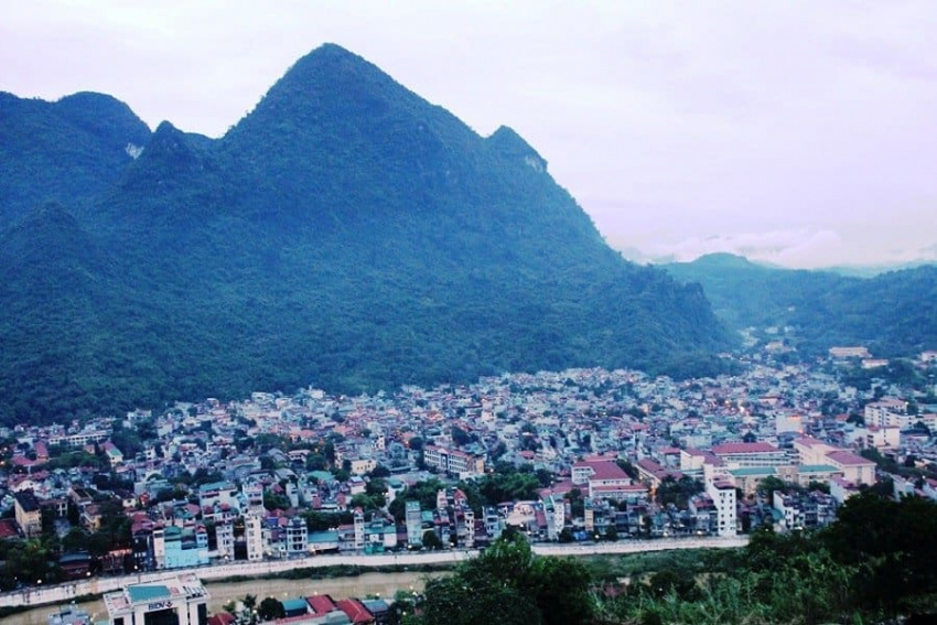 Núi Cấm Hà Giang – “đốn tim” du khách với cảnh đẹp như tranh!