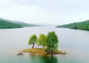 hồ phú ninh – “vịnh hạ long” phiên bản mùa nước cạn
