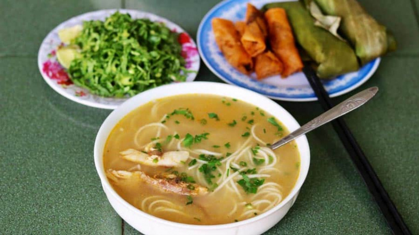 Bánh canh Quảng Bình có gì ngon mà thực khách mê đắm?