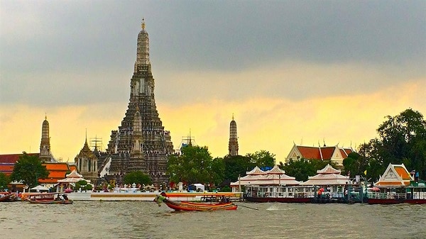 Cách đi thuyền trên sông Chao Phraya và chi tiết thời gian xuất bến