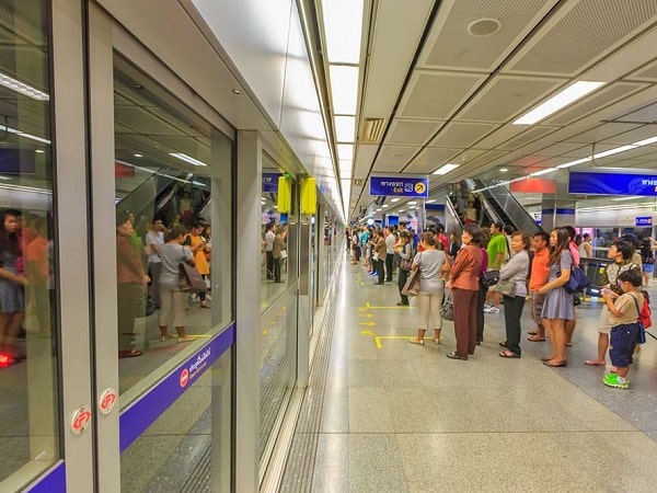 Hướng dẫn cách đi tàu điện ngầm MRT ở Bangkok, Thái Lan