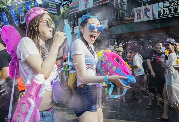 lễ hội té nước songkran ở thái lan 2022 có gì vui, nên chơi ở đâu?