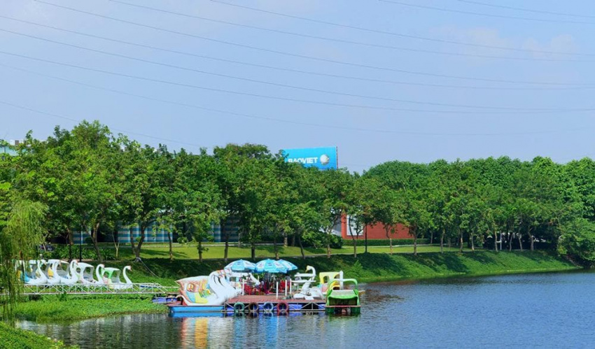 Dạo quanh 8 công viên ở Hà Nội lớn và đẹp nhất