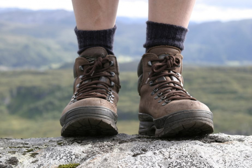 Những tính năng, đặc điểm của giày leo núi chống nước, Trekking
