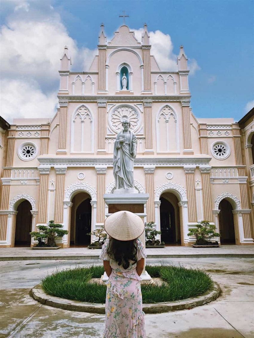 Book vé T10 tới Quy Nhơn – Phú Yên để thấy xứ Nẫu mùa này đẹp như phim