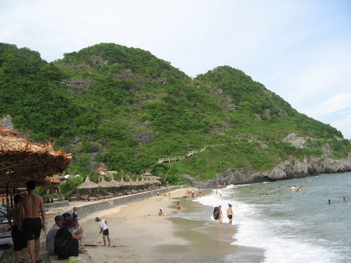 Chùa Cái Bầu Ngôi Chùa Ven Biển Đẹp Nhất Tại Quảng Ninh, Chùa