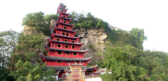 Thạch Bảo Trại Trung Quốc - ngôi đền linh thiêng nằm giữa lòng sông Dương Tử