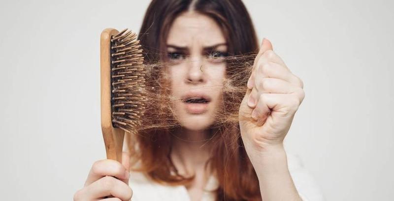 Bỏ túi ngay 5 cách ngăn rụng tóc tại nhà