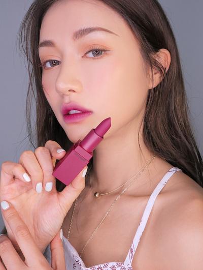  make up (823),  trang diem (842),  cach trang diem (189), 3 cách đánh son lòng môi đẹp với thỏi son lì siêu xinh