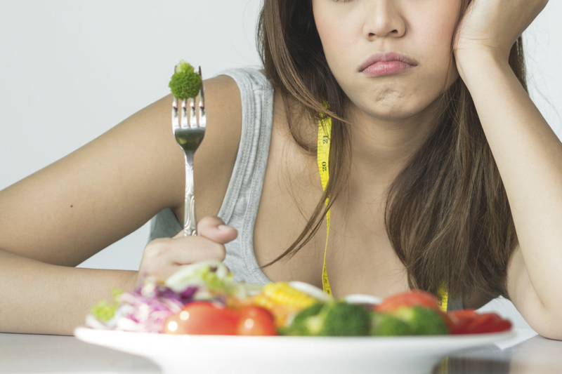 Bạn đã biết những tác hại của việc ăn kiêng quá mức khi giảm cân hay chưa?