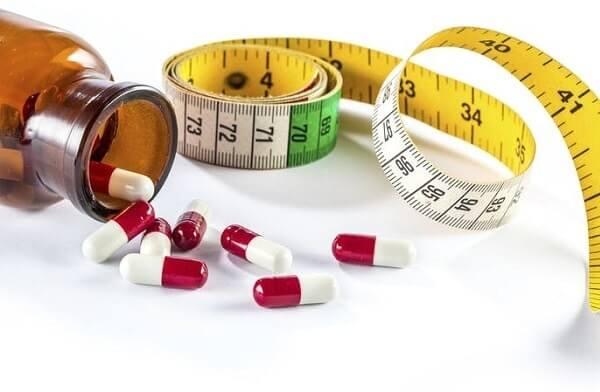 Uống thuốc giảm cân đi ngoài ra mỡ và những tác dụng phụ khác bạn đã biết?