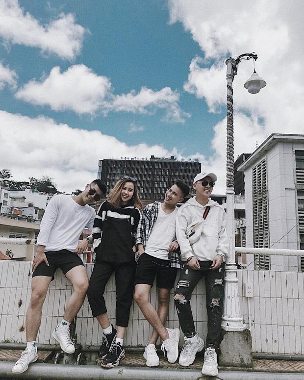 Chụp ảnh nhóm theo phong cách Hồng Kông – Lên đồ đẹp rồi chụp “choẹt” thôi!