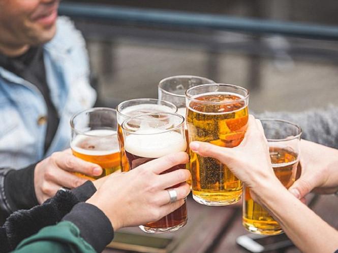 10 thực phẩm nên ăn trước khi uống rượu bia để trở thành thánh nhậu