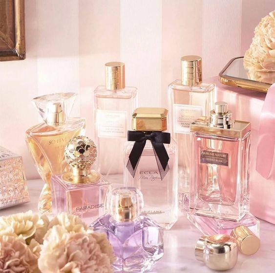 TOP 7 nước hoa dành cho nữ bán chạy nhất 2021 - Đâu là mùi hương giúp bạn nổi bật và quyến rũ?