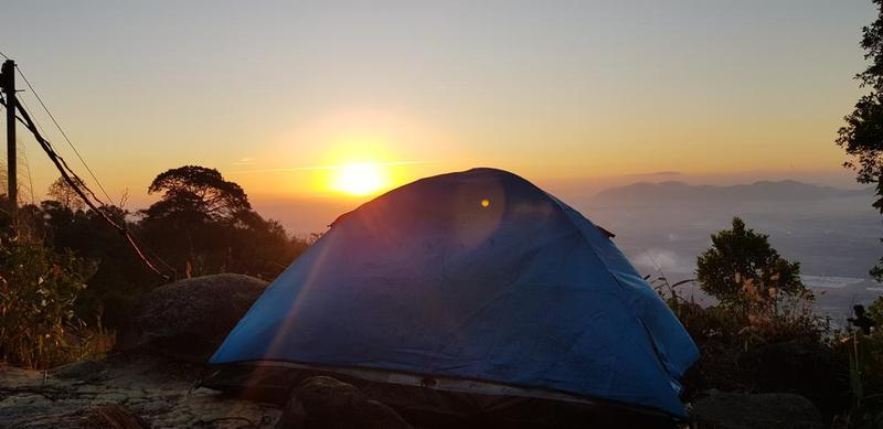 Cuối tuần rồi, leo núi Chứa Chan cùng cắm trại và săn mây nào!