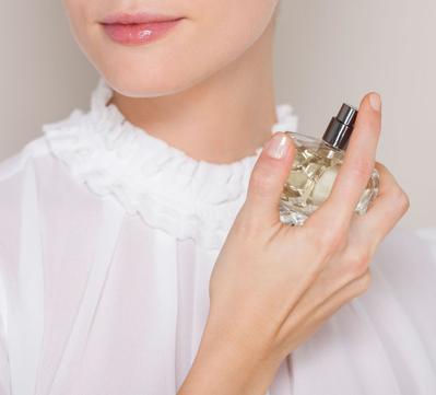 liệt kê top nước hoa nữ bám mùi lâu nhất – toàn cái tên kinh điển