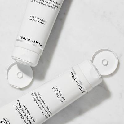 sữa rửa mặt kiehl’s clearly corrective brightening & exfoliating cleanser – làm sạch sâu nhưng có lỗi nhẹ