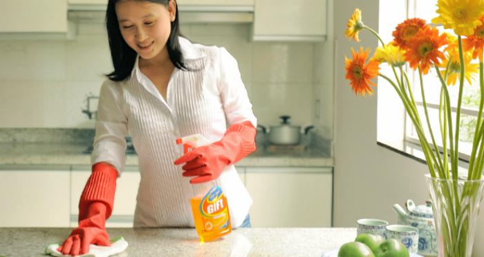 Là phụ nữ đảm đang nhất định phải biết 10 mẹo vệ sinh nhà bếp sạch này