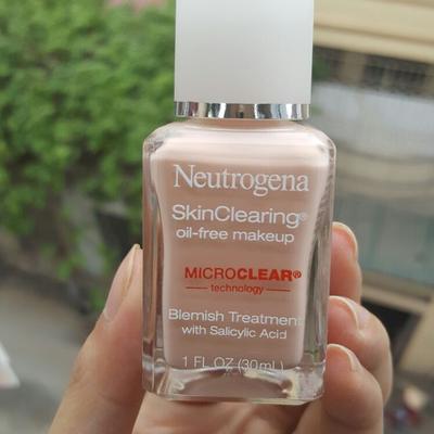  kem nen (142),  neutrogena (161),  foundation (107),  make up (823),  my pham neutrogena (149),  trang diem (842),  review neutrogena (152), tự tin với make up khuôn mặt mụn với kem nền cho da mụn neutrogena skinclearing liquid makeup