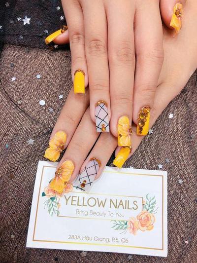  nails (188),  lam dep (995),  son mong tay (101),  xu huong (635), những mẫu nail màu vàng đẹp mang lại may mắn quanh năm