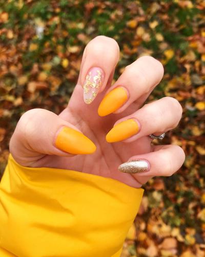 30 Ý tưởng về những mẫu nail màu vàng cực đẹp hot trend  TH Điện Biên Đông