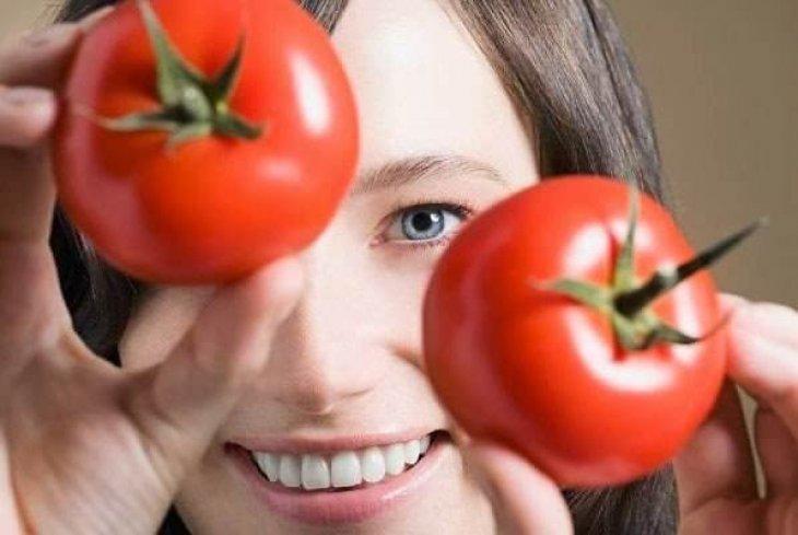 Cách làm trắng răng bằng cà chua mang đến hiệu quả chỉ trong tíc tắc