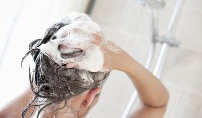 cách chăm sóc tóc uốn thực hiện ngay tại nhà cho mái tóc khỏe đẹp bồng bềnh