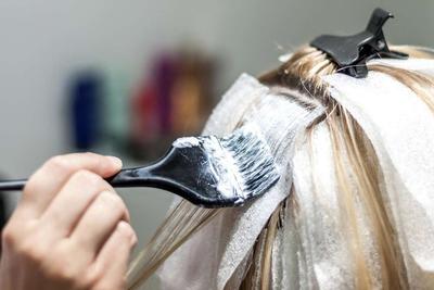 tẩy tóc tại nhà: công cuộc “đảo ngói” tiết kiệm nhất định phải nhớ điều này